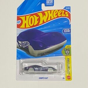 Hot Wheels Coupe Clip Purple keychain